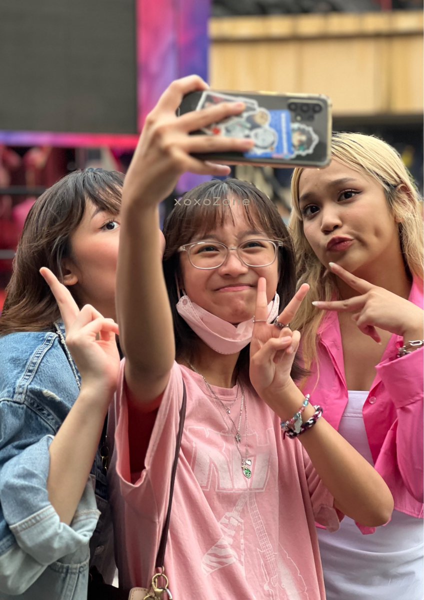 zonexoxoNE's tweet photo. 230429 | X��NE 

ENNIEX 💋 https://t.co/4NCPa3UTzS