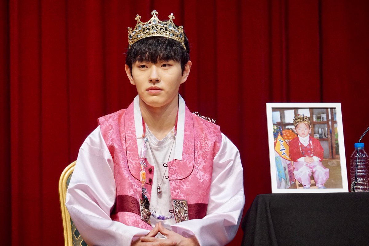 Chani0108's tweet photo. 230430 공명 팬싸인회 #이병찬

진짜 귀여움 이제 멈춰주기. . 현기증 나요🤦🏻‍♀️ https://t.co/s8EdnPuMeP