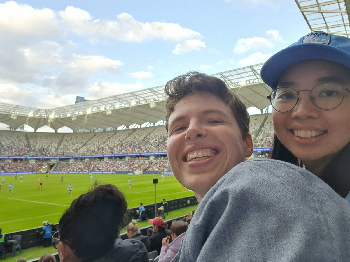 Vee Hendro tweet media