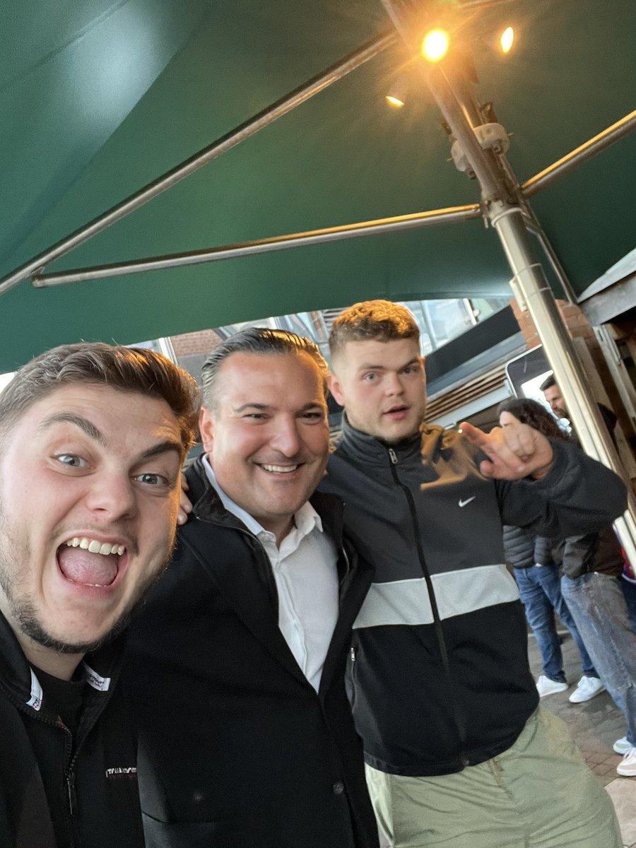 Oliver Cooper tweet media