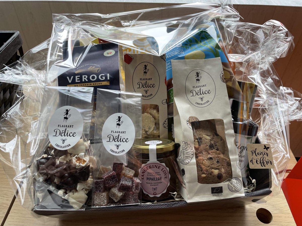 Flagrant_Delice's tweet photo. Bientôt la fête des mères? Pas de panique! En boutique, vous pouvez créer le panier-cadeau qui fera le plus plaisir à votre petite maman. https://t.co/c2Us6BYmd8