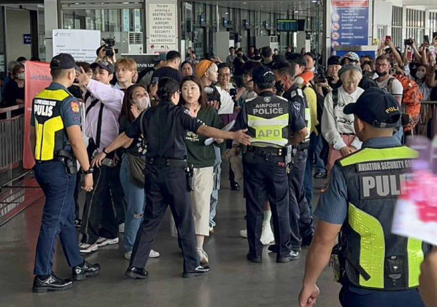 shame on yall for not letting them see their families one last time. how would u even feel if that happens to you? like thats their families, the hell??

<a href="/MIAAGovPH/">Manila International Airport Authority</a> 
#NAIASecurityCancelled