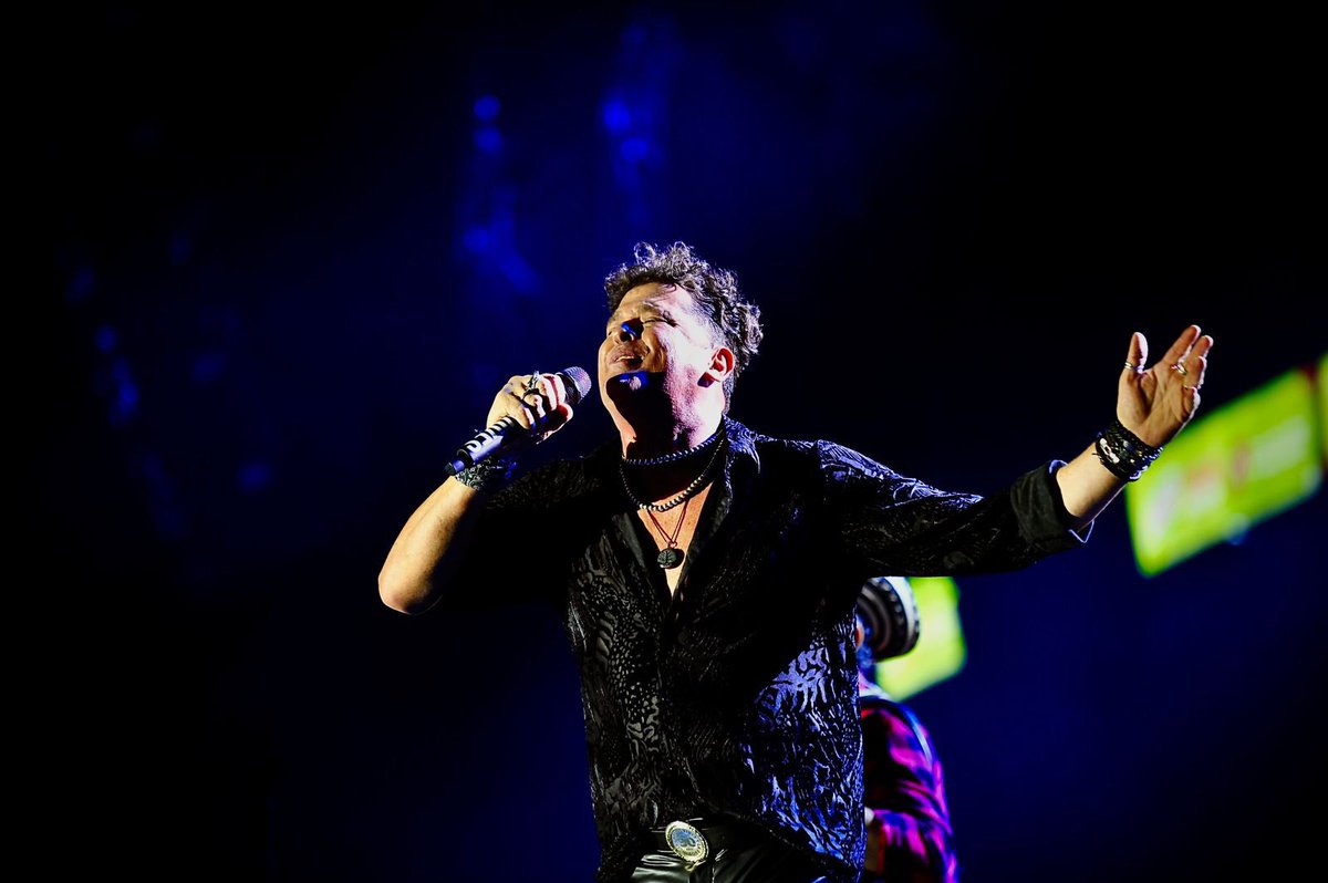 Puro sentimiento y despliegue de soronidad en el parque de la Leyenda Vallenata, por cuenta de <a href="/carlosvives/">Carlos Vives</a> , el Rey Vallenato <a href="/egidiocuadrado/">Egidio Cuadrado</a> y La Provincia. 
¡Sabor a pueblo! 
#FestivalVallenato #Vallenato #PolloVallenato <a href="/mincultura/">MinCultura Colombia</a>