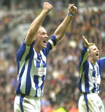 Dunsbyowl's tweet photo. #OnThisDay 30th April 2005 - #CardiffCalling James Quinn scores a priceless 93rd minute winner away
@HullCity (with more than a little assistance from Lee Bullen 😉) firing the Wednesday into the Play-Offs 😃#SWFC #WAWAW https://t.co/XxNbCowxiB