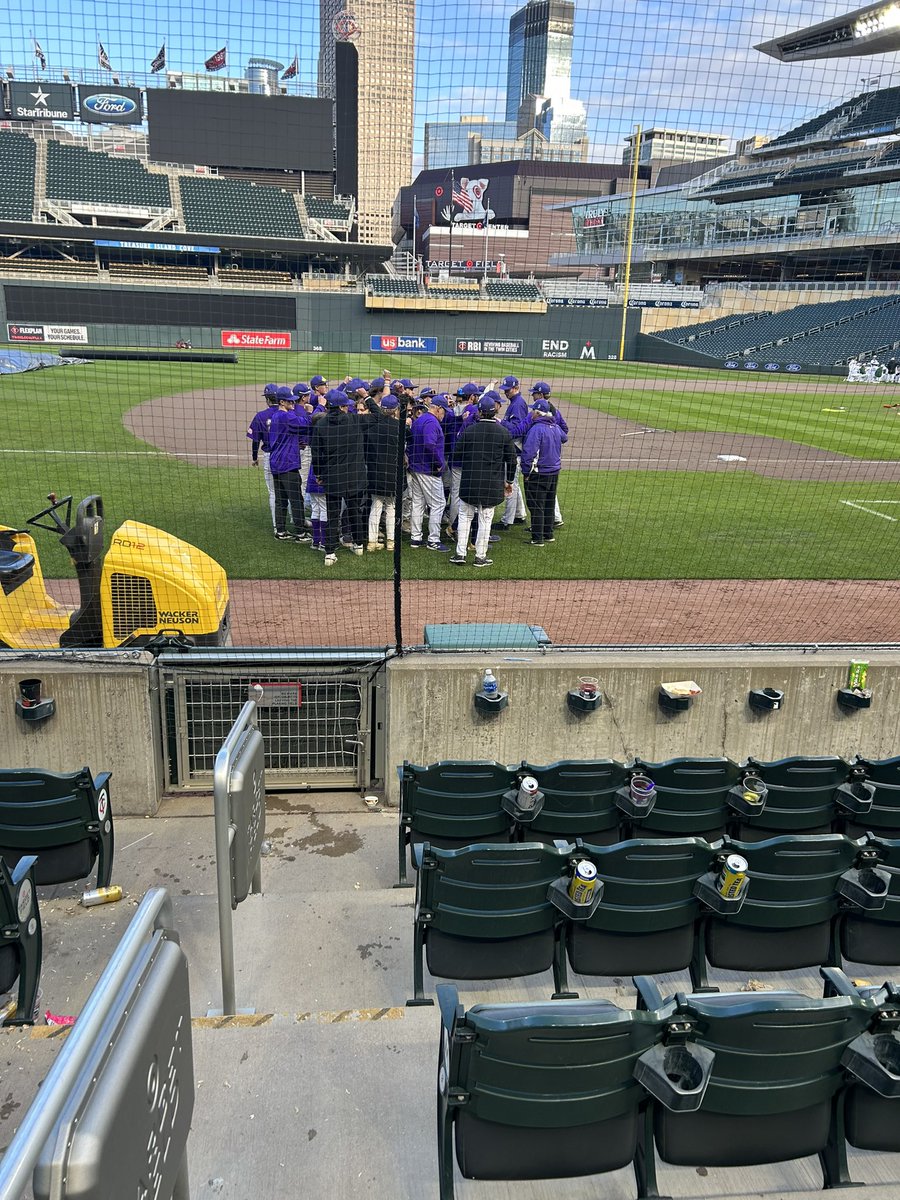 CDH_Raiders's tweet image. Great day at Target Field. Class or 73 was also there to celebrate the 50th anniversary of their State Championship. @cdh_baseball #RaiderFamily #CultureCreatesChampions