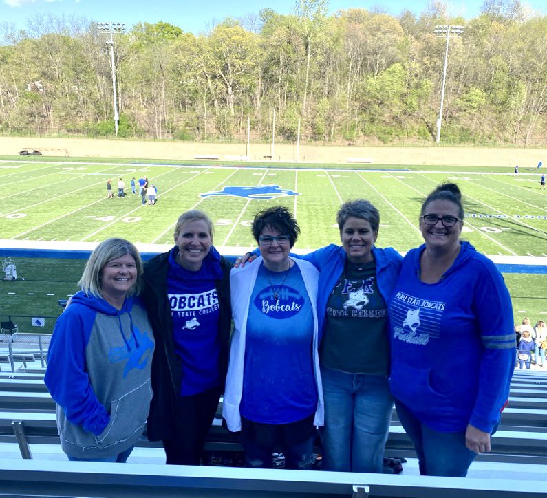 Peru State Football Moms! Love to watch our boys play💙🏈 <a href="/ShannonMueller_/">Shannon</a> <a href="/bowsnbroidery/">Tracy Nahlik</a> <a href="/PeruState/">Peru State College</a> <a href="/pscbobcats/">Peru State Athletics</a> <a href="/PscFan1/">Peru State Football Fan Club</a> <a href="/PSCFootball/">Peru State Football</a> #SPRINGGAME