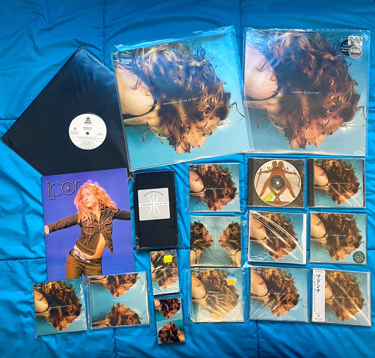GregvsMatt's tweet photo. 25 years 💙 my @Madonna Ray Of Light single collection 💙🎉 one of my all time favourite Madonna singles 💙

#Madonna #RayOfLight #RayOfLight25 https://t.co/McEV02Rowh