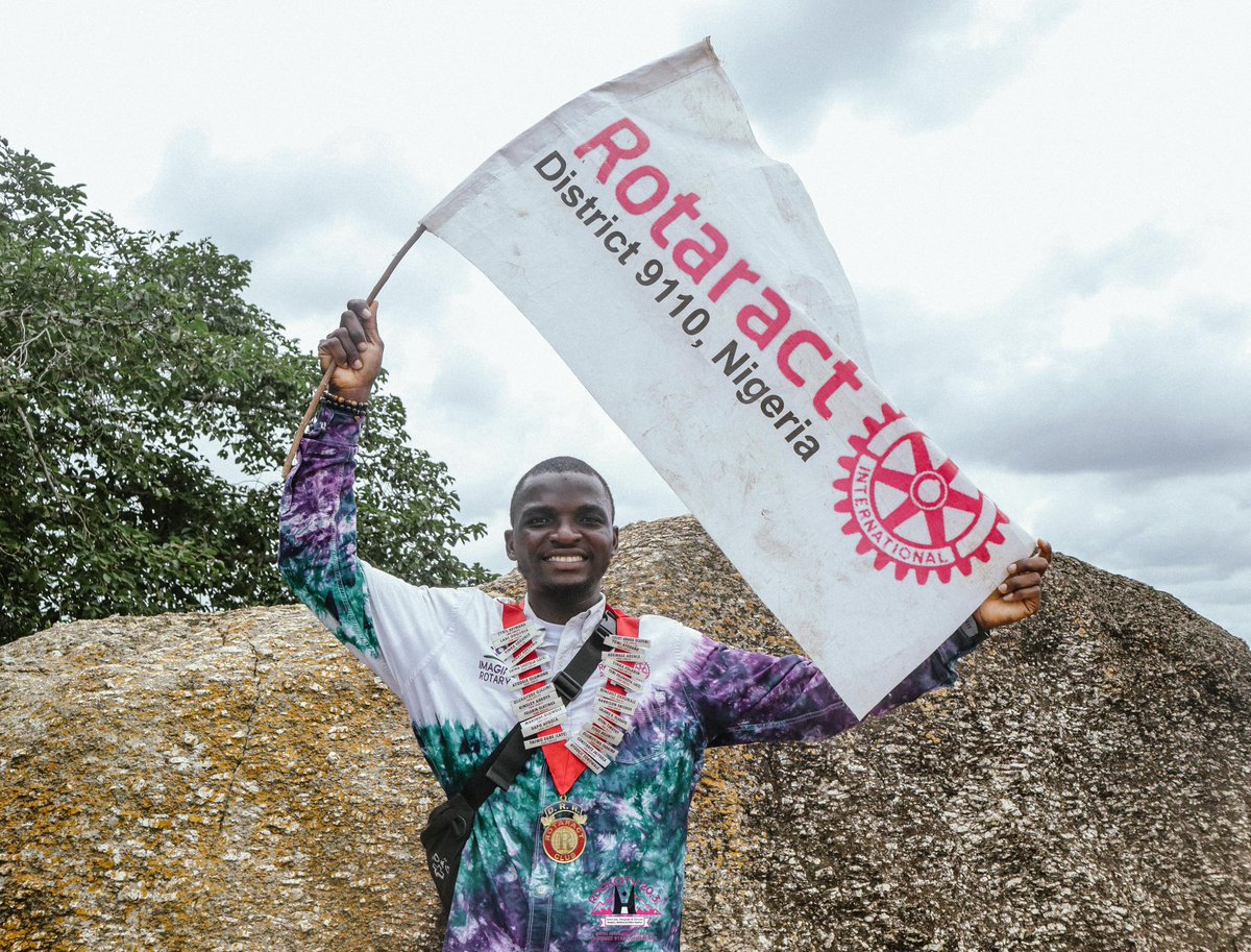 RotaractD9110ng's tweet photo. AT THE PEAK OF OLUMO ROCK
Rotaractors make it to the peak of Olumo Rock after climbing the 137-meter height mountain, passing through the ancient way of climbing the mountain with a stop over for interesting histories of the mountain.... https://t.co/FO0qCCx9BS