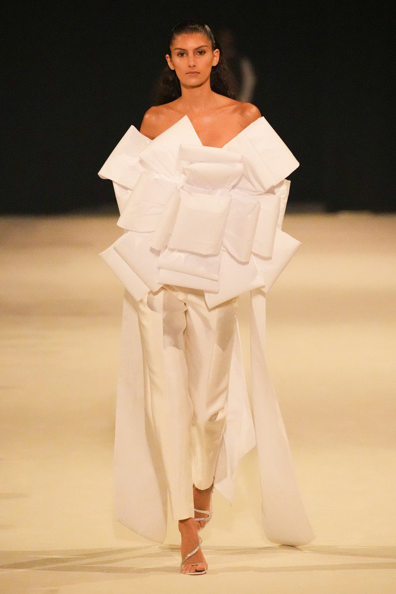 jacquemusx's tweet image. WAKE UP! New Christopher John Rogers!!