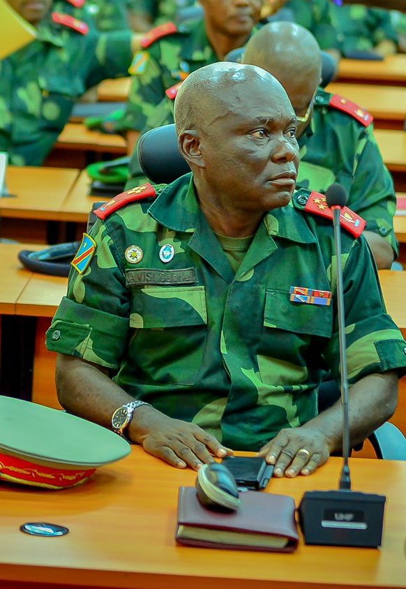 OlivierDomyBey1's tweet photo. J'ai une préoccupation s'il vous plaît :
Entre le Chef d'état-major et l'inspecteur général des FARDC qui est le supérieur hiérarchique ? https://t.co/ciOOyChIOk