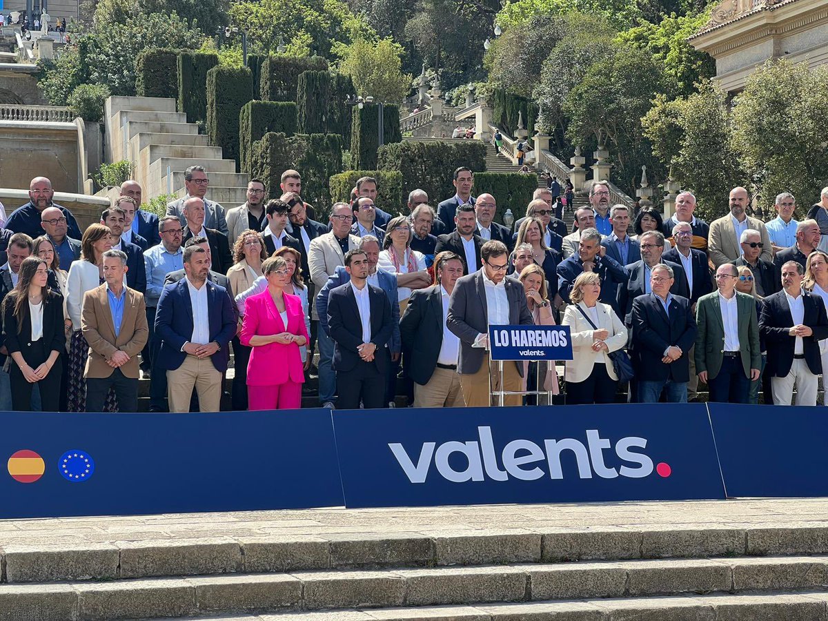Valents_esplu's tweet photo. Ahir vam presentar les 71 candidatures de @valents_cat per a tota Catalunya! #reconstrucciodesplugues #Esplugues https://t.co/qucMts6W9R