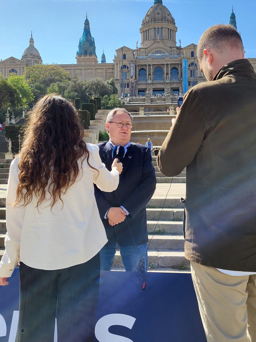 Valents_esplu's tweet photo. Ahir vam presentar les 71 candidatures de @valents_cat per a tota Catalunya! #reconstrucciodesplugues #Esplugues https://t.co/qucMts6W9R