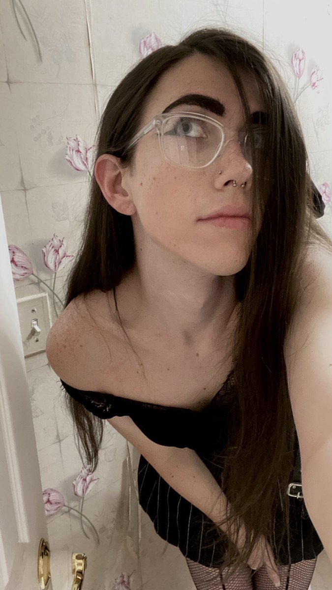 𝖒𝖊𝖑𝖔𝖉𝖞 🐕🦇 (@broodcage) / Posts / X