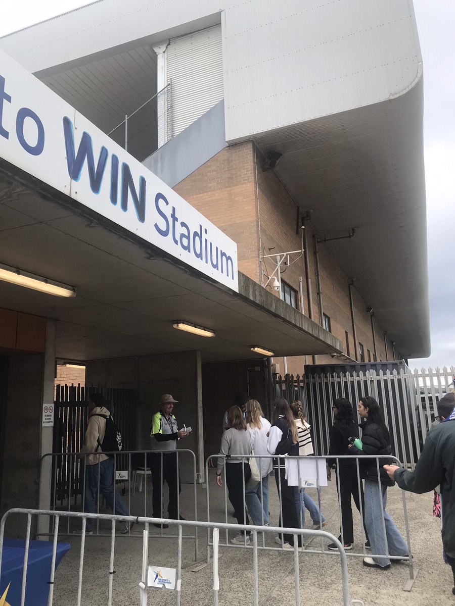 Coffeeanann's tweet photo. @UOW_VC @UOW @StGeorgeIllawar The sports marketing students had a brilliant tour of the stadium and talks from some of the excellent marketing and partnerships team from the Dragons today as well. https://t.co/g5fhGZDIEm