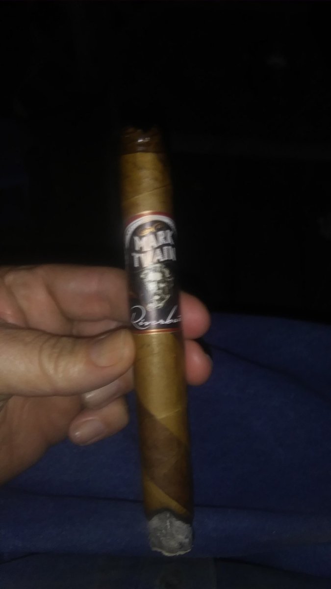 mobarbq's tweet photo. Mark Twain Riverboat Churchill. #cigars #doscapas #nicaraguanbinderandfillers #connecticutshadewrapper + #connecticutmadurowrapper #barberpolecigar💈#TACASA #igotoheavenfortheclimateigotohellforthecompany #cigaricon #0dark30herf https://t.co/DluTyYZj8F