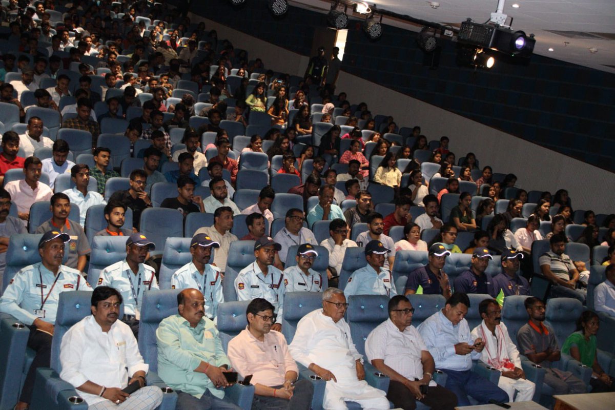 Gopal Narayan Singh tweet media