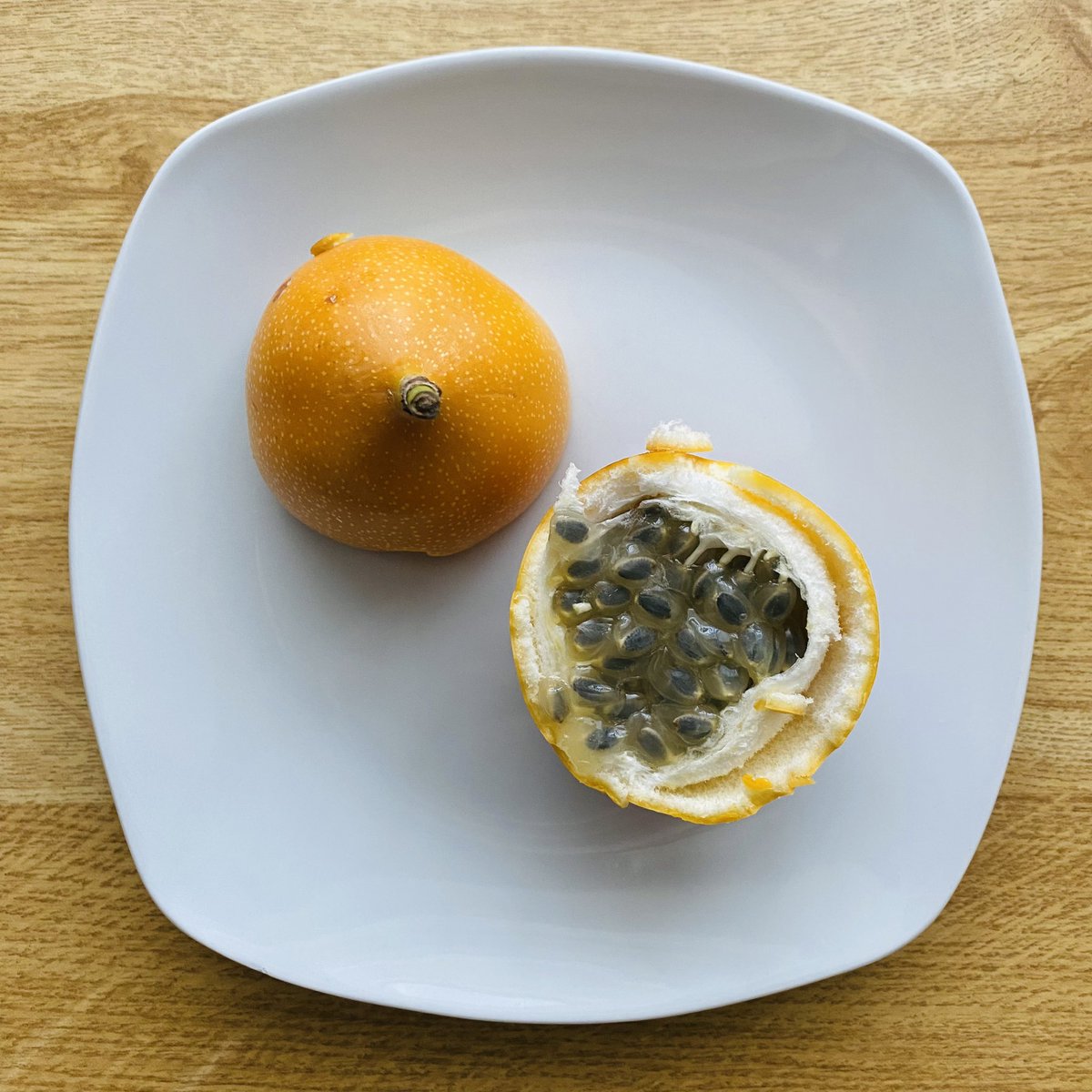 Gm my friends ❤️

Here is the reveal of yesterday’s granadilla. Happy Sunday!