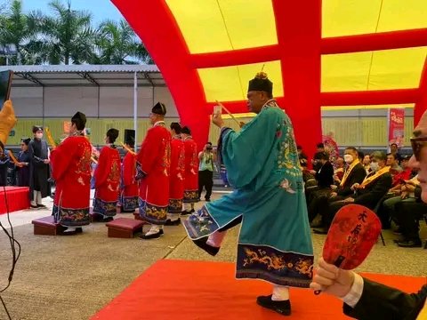 RealChenDeming's tweet photo. 天后駕到 刚离开车间, 中国文化源远流长,宗教信仰多样,民间传说 丰富,故事生动有趣。 这一切,都是前人传 承、后人传承的文化瑰宝。 https://t.co/JZmvKTj2ge