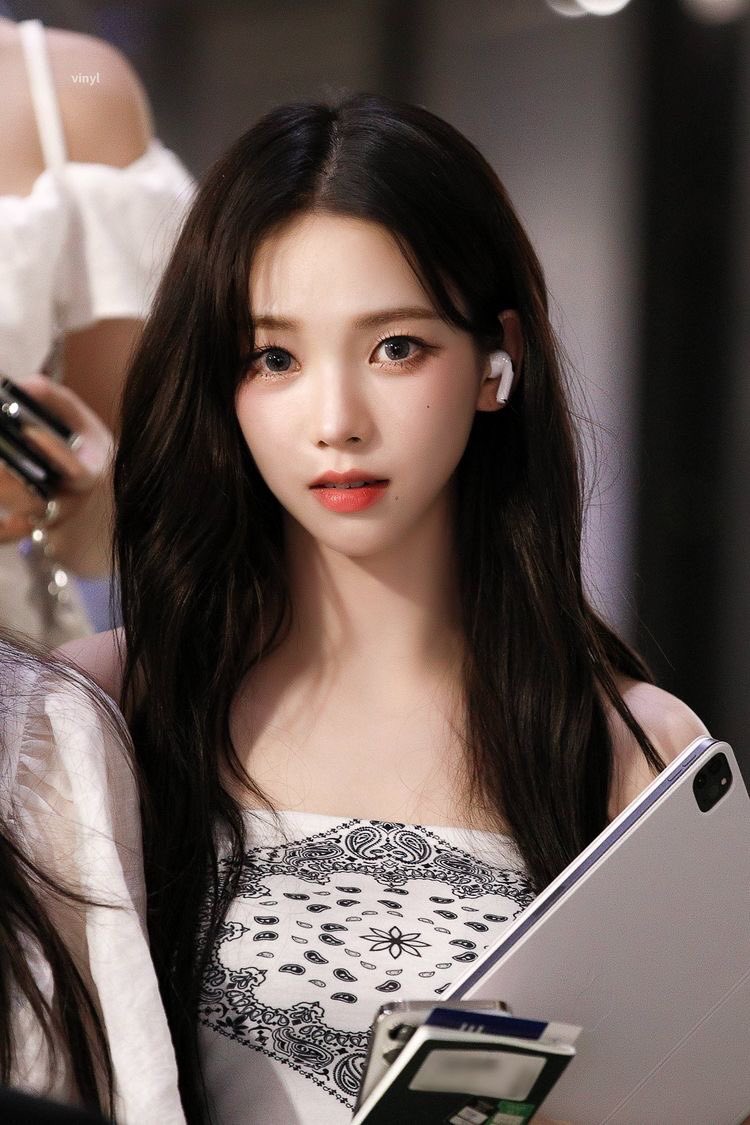 𝒲ith 444, K—aluna (𝜗𝜚) tweet media