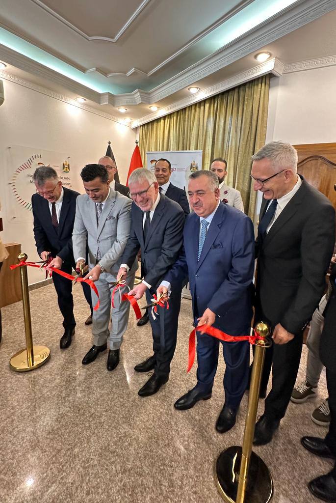 GermanyinIraq's tweet photo. 🇩🇪 Migration Advisory Centre (GMAC) Baghdad reopened today by Secretary of State @JochenFlasbarth @BMZ_bund with 🇮🇶 Vice Minister of Labor and Social Affairs, Dr. Alla’ Al-Sukeiny.  Through GMAC, we are offering advice on reintegration/return and regular pathways of migration. https://t.co/o5oNqQ1Z2T