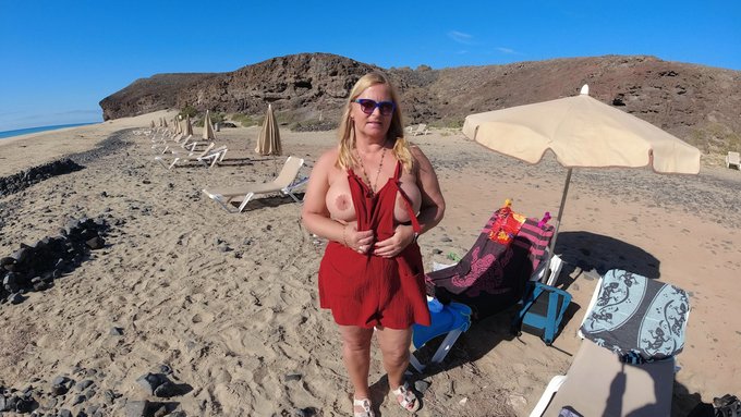 a nice week in Fuerteventura - look at my report at https://t.co/Dle13tCVCs https://t.co/JdWzhR9BPP<a href="/tag/camgirl"class="tags"><span>#camgirl</span></a>