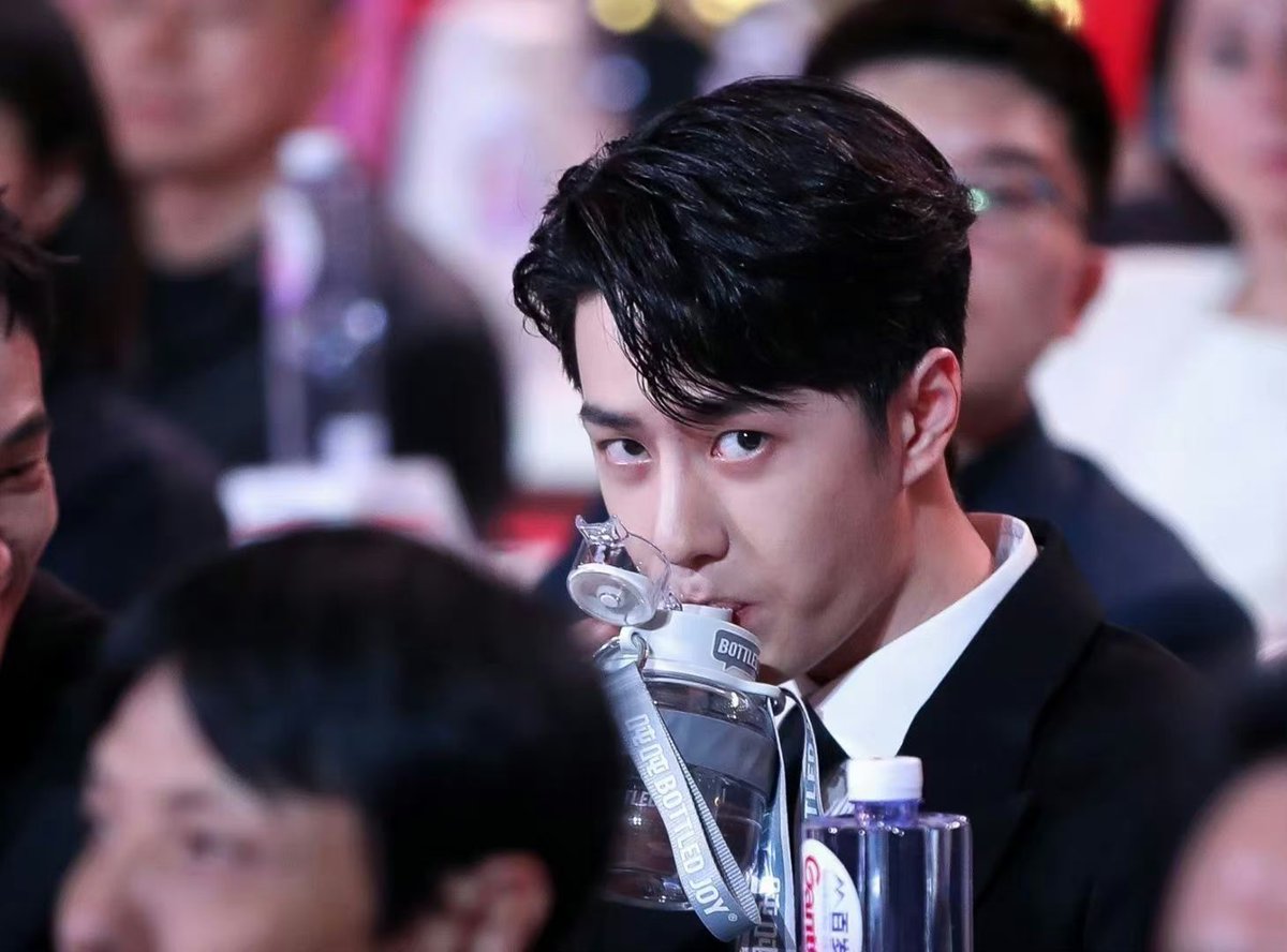 ภาพนี้เอ็นดูไม่ไหว ลุคซีอีโอฟันน้ำนม