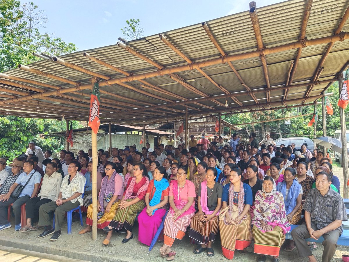 Dinganglung's tweet photo. A historic moment of the 100th episode of PM Modi's, "Mann Ki Baat" at my residence, with the BJP Khoupum Segment President, Secretary, Mahila's Khoupum Segment, YUVA Morcha's, Senior Citizens &amp; BJP Karyakartas. 
#MannKiBaat100 
@narendramodi
@BJP4India https://t.co/XFEnm8Ii0Y