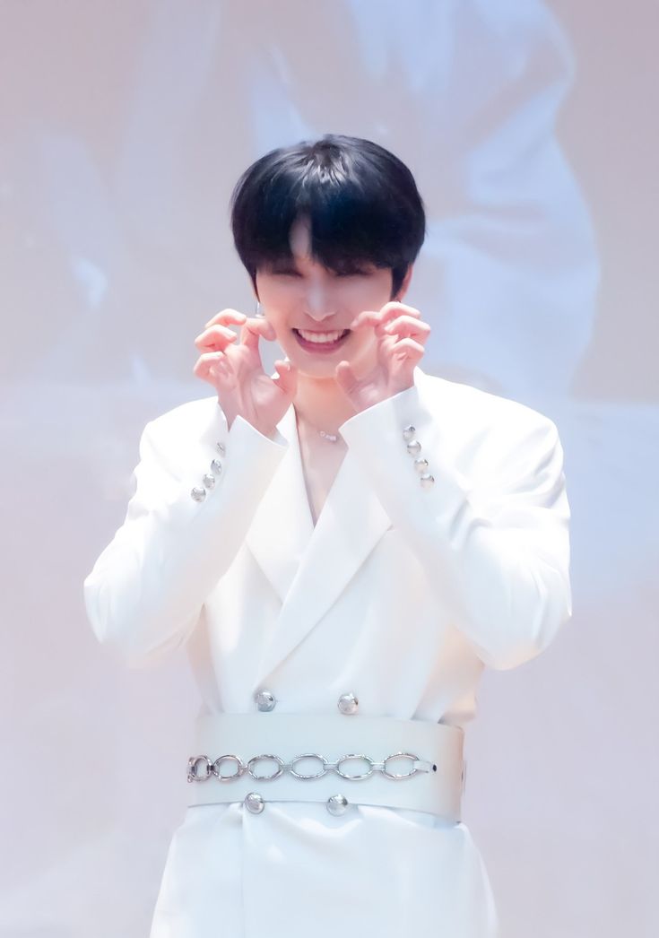 hannabyeol7's tweet photo. Bias challenge

Pick four idols with the type of colour in their outfit

I got White 🤍

Reply for a colour💕 https://t.co/eLGRAMhgxG