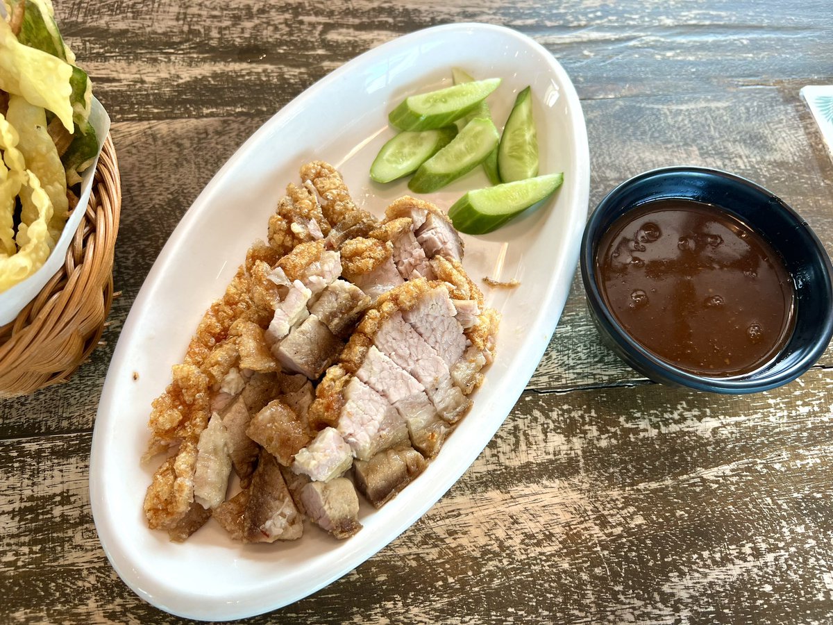 papdiawdiawmaa's tweet photo. ฉ่อยเป็ดย่าง อีกหนึ่งร้านดังที่มีหลายสาขามากๆ มีเมนูให้เลือกเยอะ อร่อย ราคาไม่แพง คุณภาพดี แนะนำเลยค่ะ
#ReviewThailand #รีวิวภูเก็ต #Reviewphuket
#แปปเดียวเดี๋ยวมา #papdiawdiawmaa #nrintravel https://t.co/rXJWod2XSn