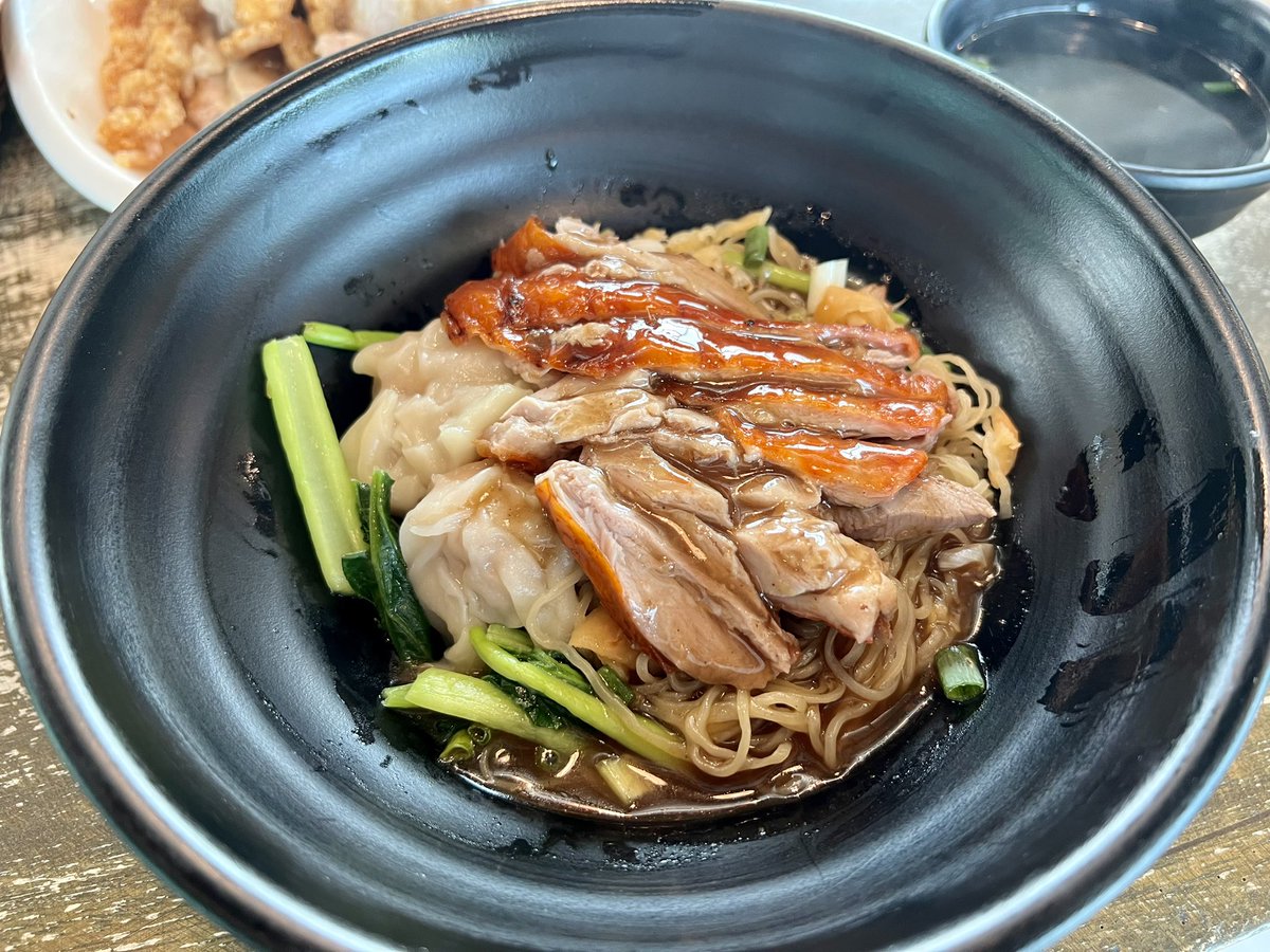 papdiawdiawmaa's tweet photo. ฉ่อยเป็ดย่าง อีกหนึ่งร้านดังที่มีหลายสาขามากๆ มีเมนูให้เลือกเยอะ อร่อย ราคาไม่แพง คุณภาพดี แนะนำเลยค่ะ
#ReviewThailand #รีวิวภูเก็ต #Reviewphuket
#แปปเดียวเดี๋ยวมา #papdiawdiawmaa #nrintravel https://t.co/rXJWod2XSn