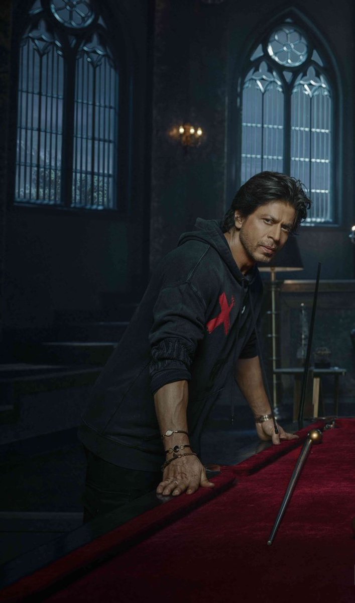 Ietsott's tweet photo. Latest Snap of @iamsrk 🔥 https://t.co/SNlxGRlkEM