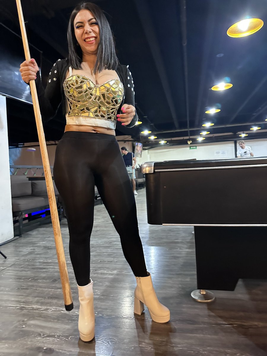 DollyKellyReal's tweet photo. Los groseritos de mis amigos me andaban diciendo Tiza pero nunca me quisieron decir porque, alguien que me ayude a despejar la duda? 🤔 https://t.co/xeEFjroKoS