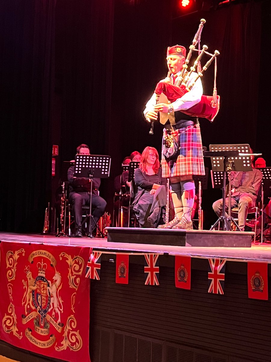 harry_depaepe's tweet photo. I had the great honour of receiving the British ambassador @martin_shearman and his lovely wife @MiriamShearman in @gemeenteberlare  yesterday. It was a celebration of music, books and friendship!
@UKinBelgium 
#grateful #Coronation #GodSaveTheKing https://t.co/5x1o24NvZ6