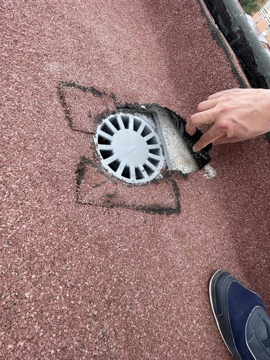 Imperbe's tweet image. Trabajos mal ejecutados que te vas encontrando durante las visitas…

“deje su terraza en nuestras manos” imperbe.es especialistas en impermeabilización

15 años de garantía en todos nuestros trabajos

Clientes satisfechos nuestra prioridad #profesionalidad #garantía