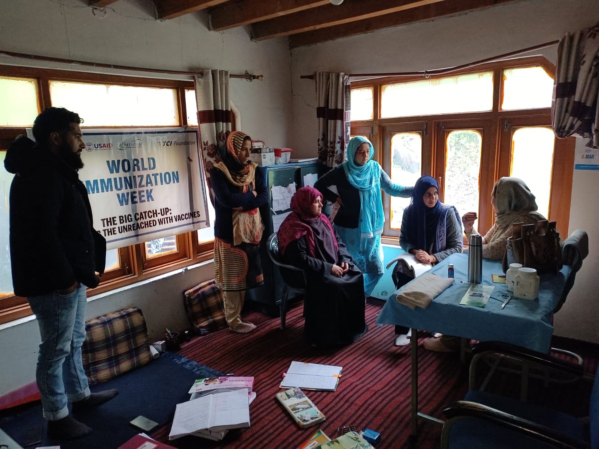 tcifindia's tweet photo. On this World immunization week, TCIF Srinagar team held round table meetings to share the learnings of COVID-19 vaccination drive and how the same could be leveraged for strengthening RI .
@USAID_MOMENTUM 
@MoHFW_INDIA 
@JSIhealth 
@drAbbaskazim https://t.co/iGoViKEGWO