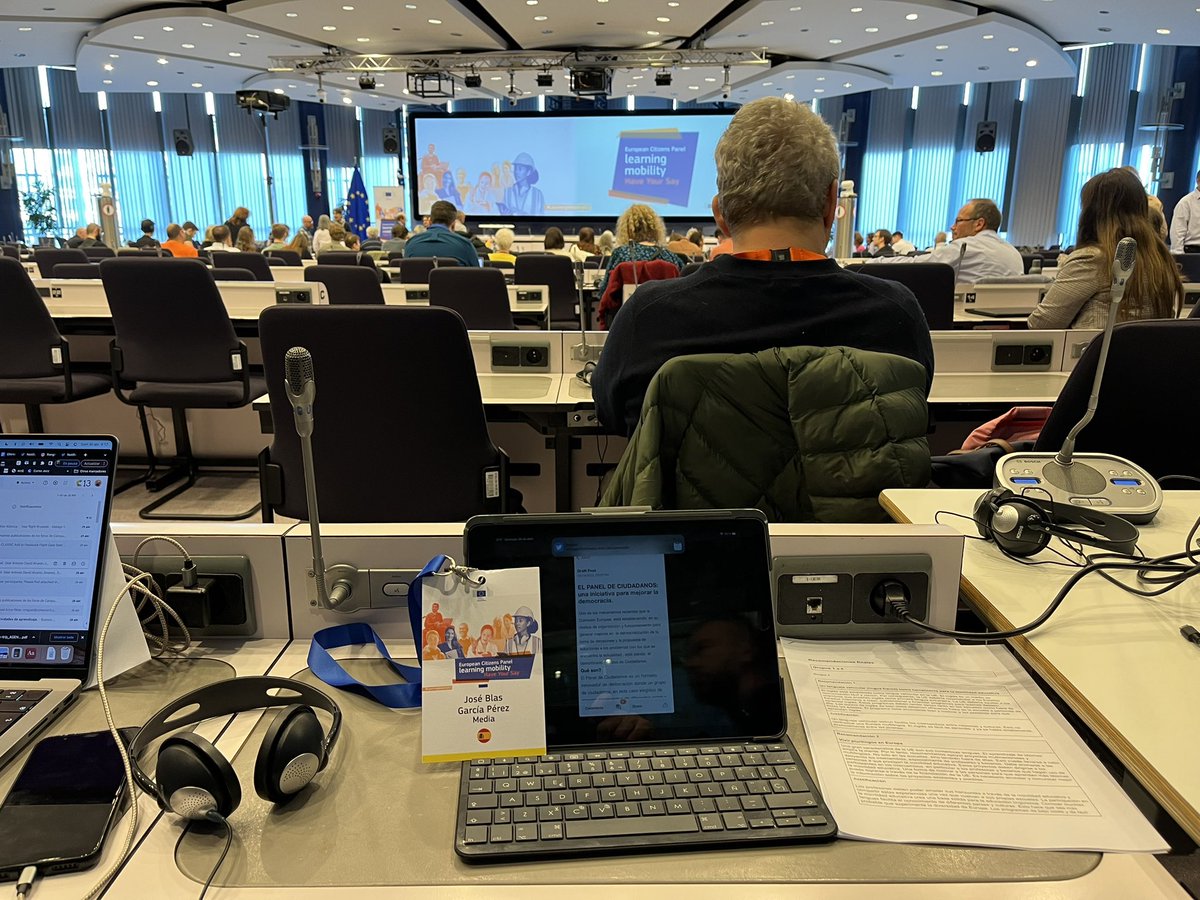 jblasgarcia's tweet photo. Todo preparado en el pabellón #charlemagneEC vamos al lío. @RenginArslan #gopa.com
Ahora escucharemos las recomendaciones finales para el #learningmobilityeu 👀#Diversity #diversidad @AulaDesigual @Conecta13 @trilemaedu
l😎🆕 #GOPA_com https://t.co/Rrlkqv6siJ