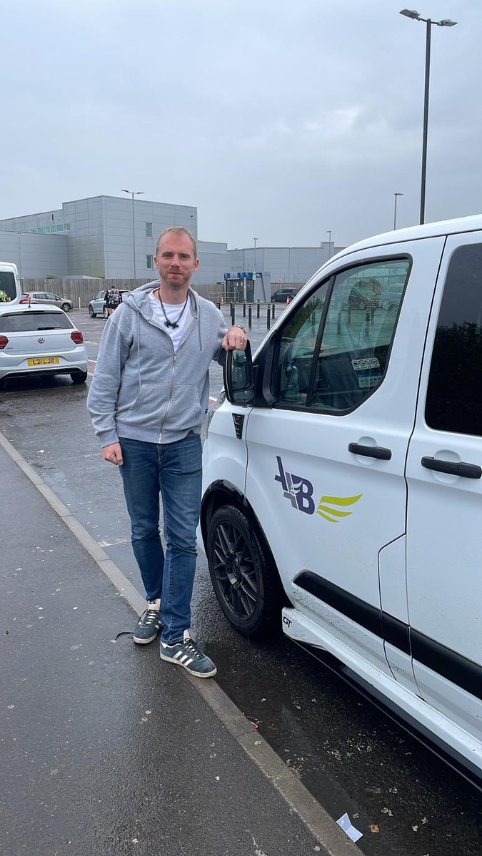 Arrived back in England for what’s going to be an amazing day of rugby and fundraising at <a href="/lydney_rfc/">Lydney RFC</a> in support of <a href="/BreastCancerNow/">Breast Cancer Now</a>.

Thanks to Duncan at AAB Transport for getting me there!