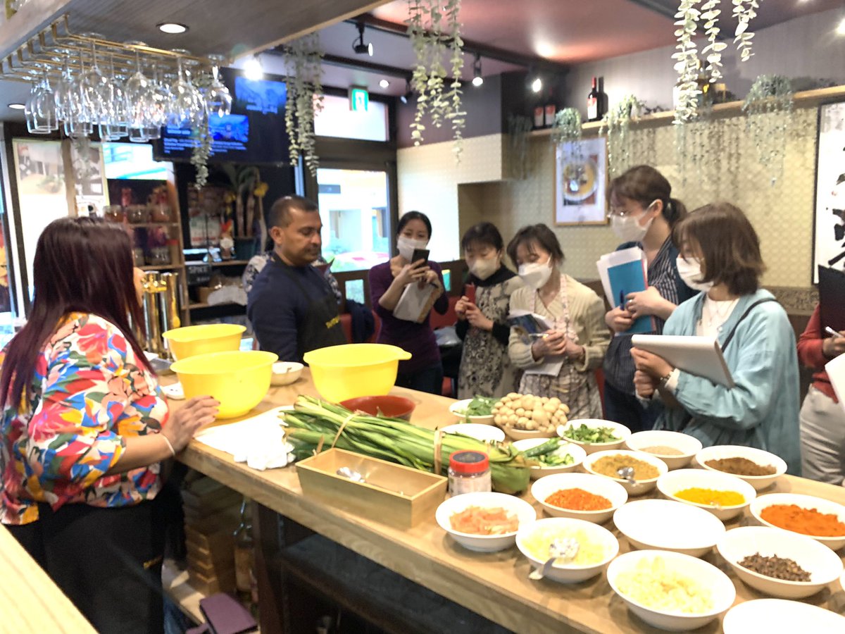 japalanka's tweet photo. タップロボーンアーユルヴェーダ料理教室🍁日にち  @  5月27日の土曜日
🍁時間      @  15:30時 〜  18:00時 
🍁場所       @  タップロボーン  (青山一丁目)🍁講師       @  カピラ &amp; メニク                     
🍁受講料    @  ¥4,500 税込
taprobaneaoyama@yahoo.co.jp
Fb messenger
Instagram https://t.co/CDGGI7Svc6
