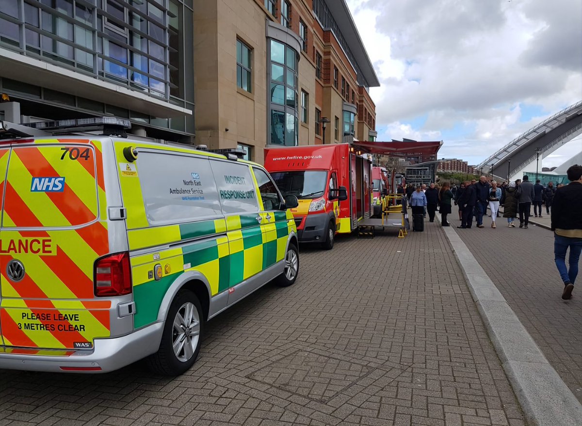 EVENT ALERT! 📢 @Tyne_Wear_FRS will be holding a Multi-Agency Water Safety Event TODAY, Sunday 30 April, on the Newcastle Quayside beside the Millennium Bridge. ⏰️ 11am - 3pm There will be a range of activities. We'd love to see you there! #BeWaterAware #DrowningPrevention