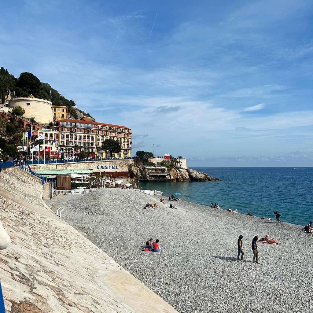 Kakate's tweet photo. nice e suas praias de pedra @ #nice #frança https://t.co/PW7ejZ4jSj https://t.co/lxKfvibILz