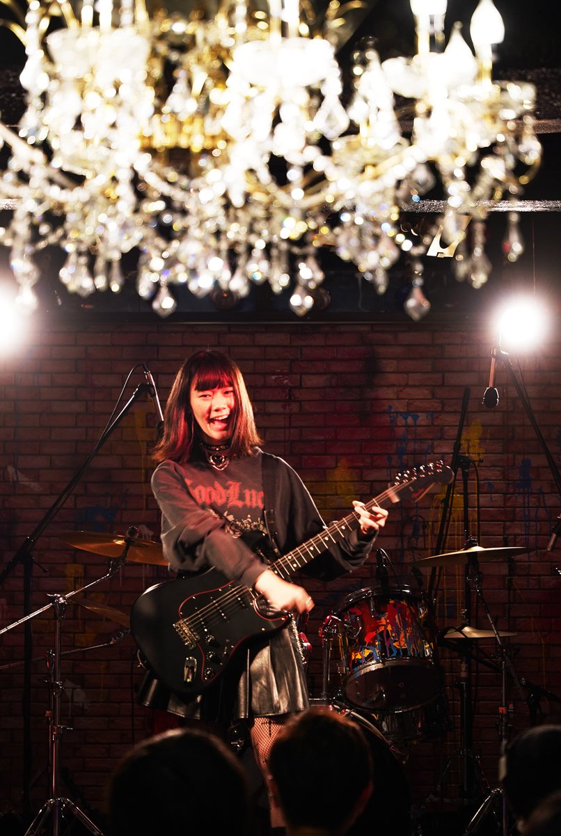 SCRAMBLES_FUK's tweet photo. 🎸プレイヤー発表ライブ開催しました🥁

昨日、第8回となるSMC福岡プレイヤー発表ライブを行いました！
小学生〜70代以上の方まで参加し、過去一の盛り上がりを見せました🔥新企画も発表され、今年のスクールはますます楽しくなりますよー🌟

#育成のスクランブルズ
#SMC
#新規生募集中 https://t.co/i4lVIFL1Tq