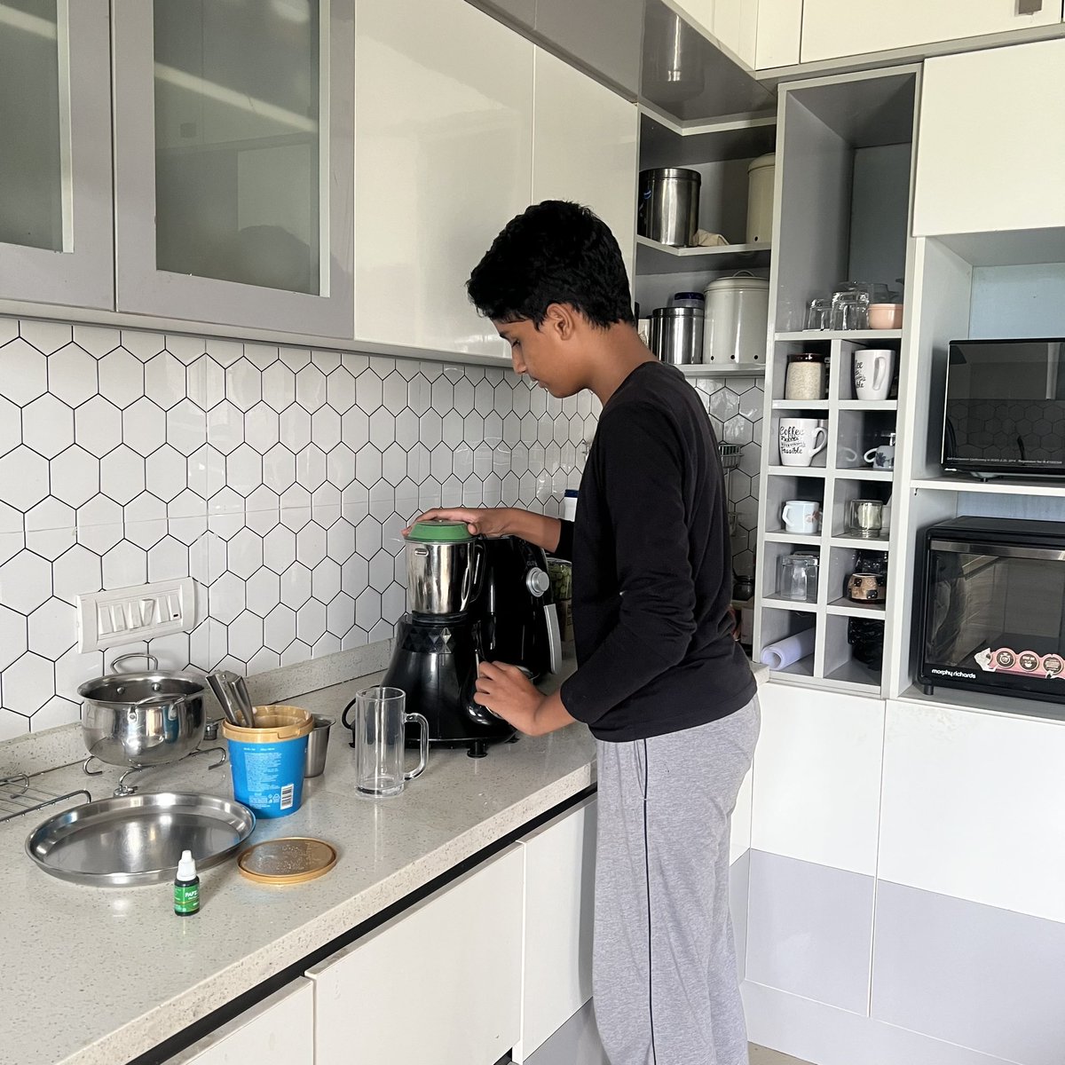 WONDERFUD1's tweet photo. SHAMROCK SHAKE 

#wonderfud #autismindia #kidchef #autism https://t.co/JPoTVj9Kbj