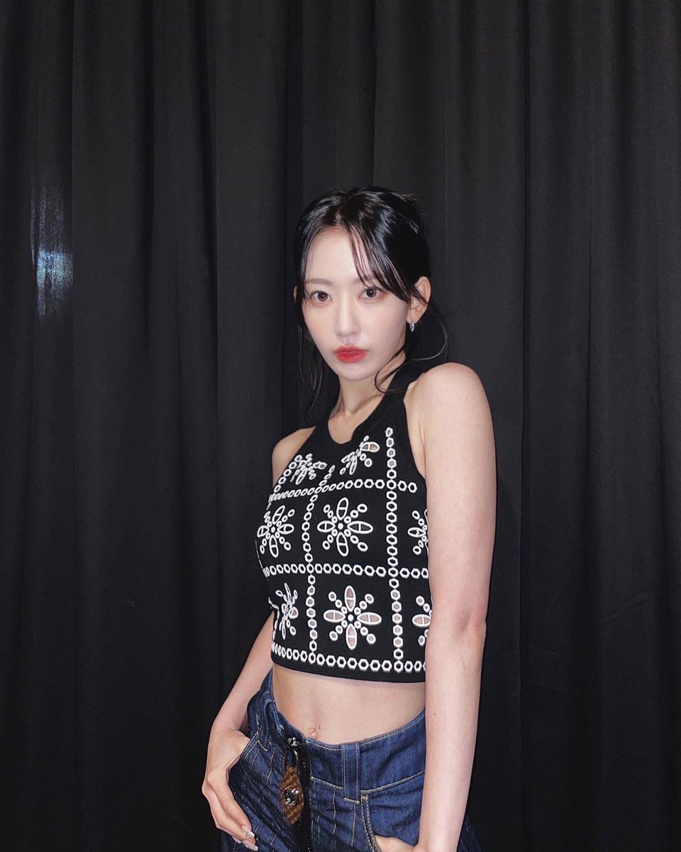 picsofsakura's tweet photo. instagram update
#SAKURAxLouisVuitton
#LVPREFALL2 https://t.co/Dzt5Y2Dy6B