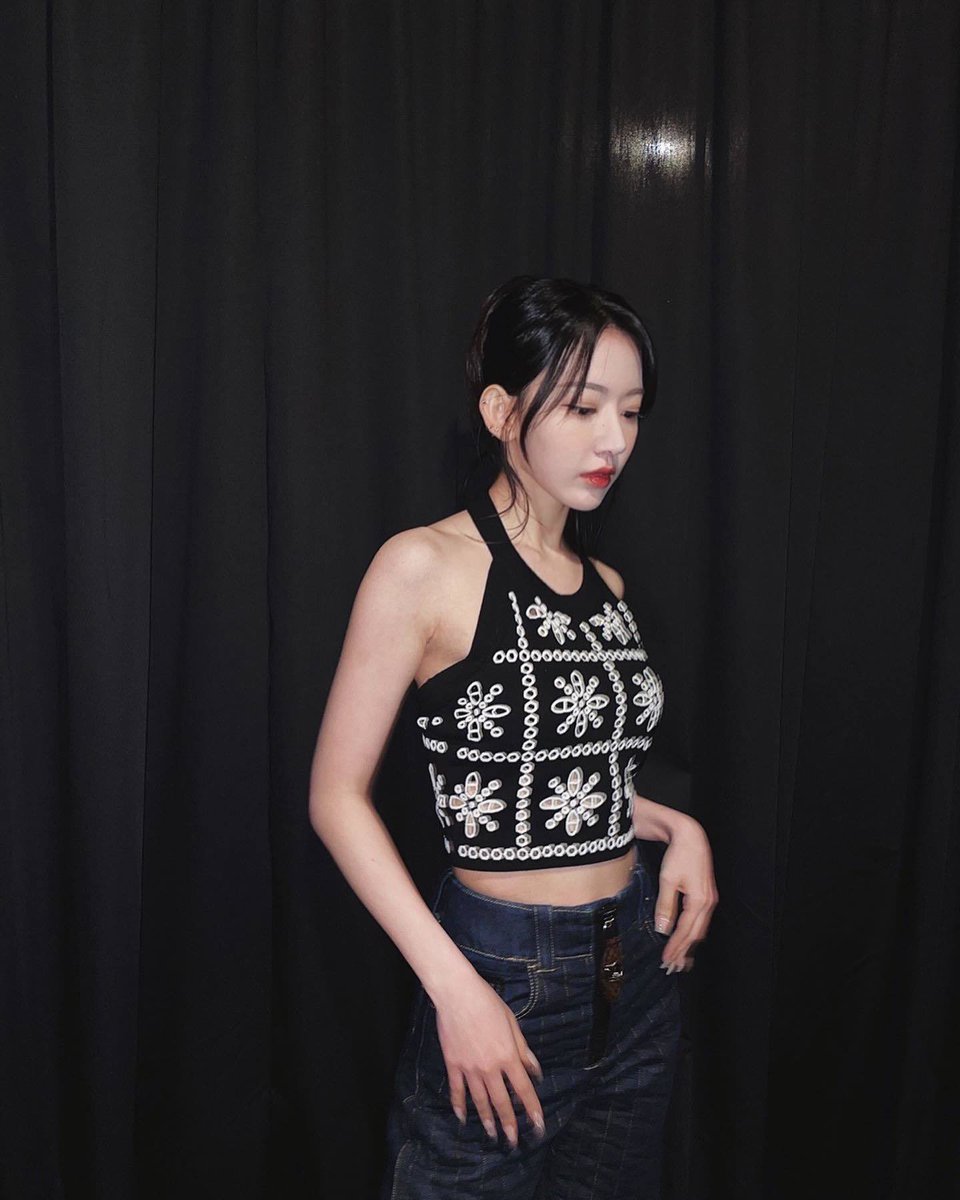 picsofsakura's tweet photo. instagram update
#SAKURAxLouisVuitton
#LVPREFALL2 https://t.co/Dzt5Y2Dy6B
