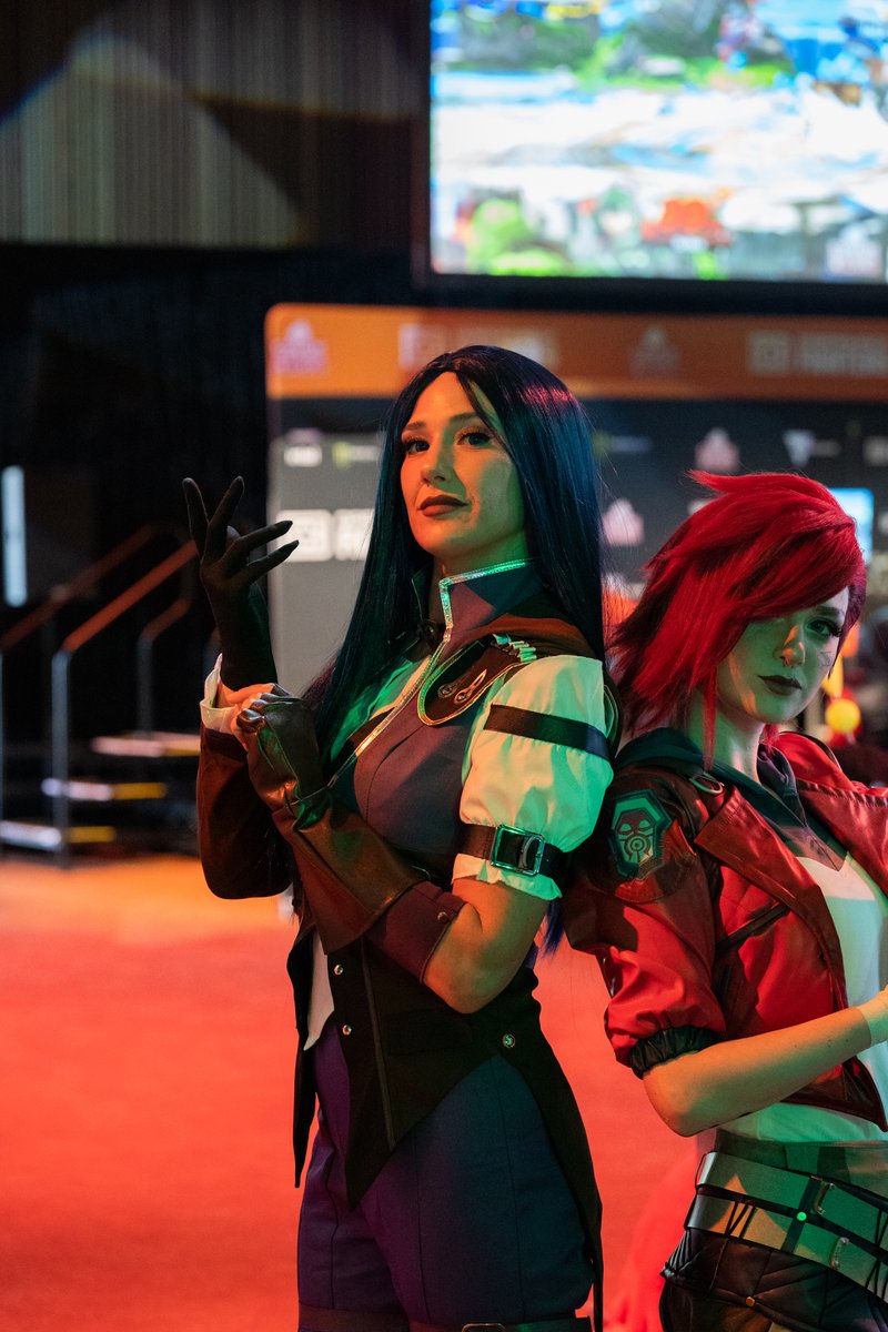 We found a dynamic duo fresh from Piltover roaming Centrepiece at <a href="/DreamHack/">DreamHack</a> Melbourne today! 👮‍♀️+🥊

Caitlyn: <a href="/ReyReyDey/">Rey Dey Cosplay</a>
Vi: <a href="/GrizzlyGhoulTed/">GrizzlyGhoul</a>