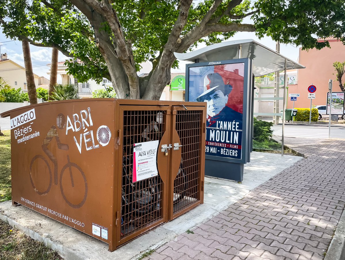 EtienneDemur's tweet photo. Et si développer des alternatives à la voiture hors agglomération ça commençait aussi par faire des aménagements simples?
Comme des stationnements vélos sécurisés juste à côté des arrêts de bus. En périphérie d'agglomération ou dans les petites villes de campagne. #intermodalite https://t.co/11lrit64rt