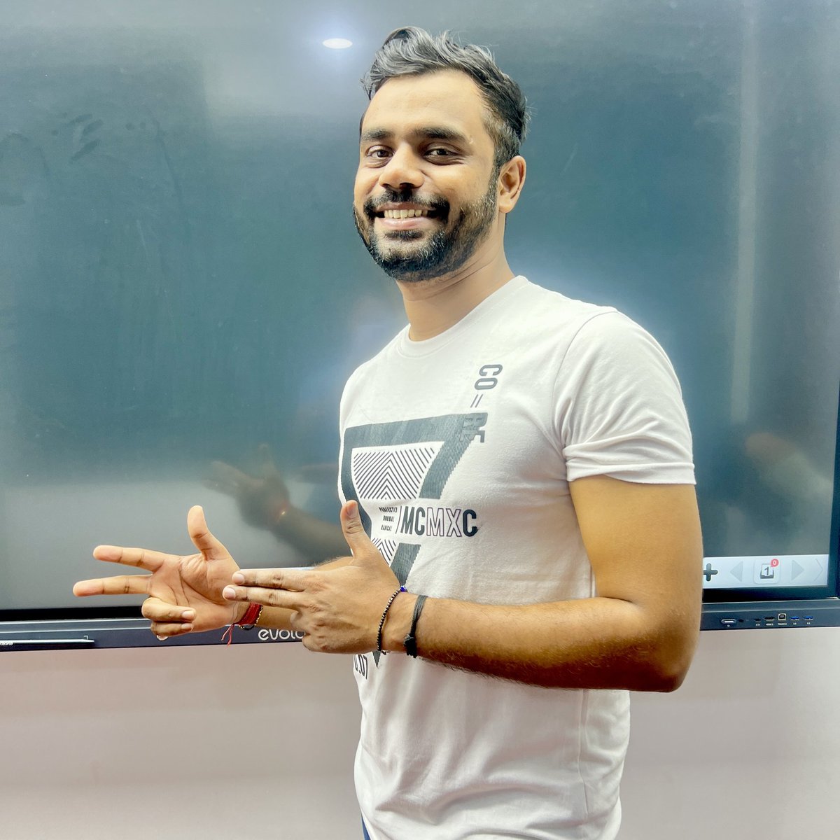 Aditya Ranjan 🇮🇳 tweet media