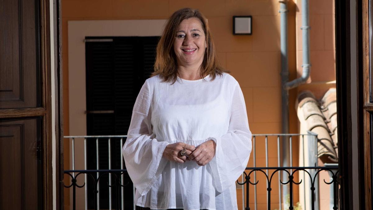 F_Armengol's tweet photo. Vos compartesc aquesta conversa amb @estherpalomera, on xerram a @eldiarioes de les eleccions que venen i de com són una oportunitat per continuar consolidant drets i millorant la vida de les persones. 
 🔗 https://t.co/AMfVFNRYJw

📸 Francisco Ubilla https://t.co/jKkEDrbT6m