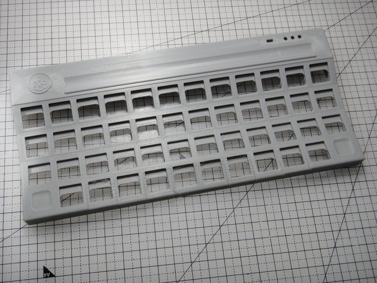 #自作キーボード 
#自キ活
2号機つくる。3Dは無彩色の明るい方が好み白か灰色とか