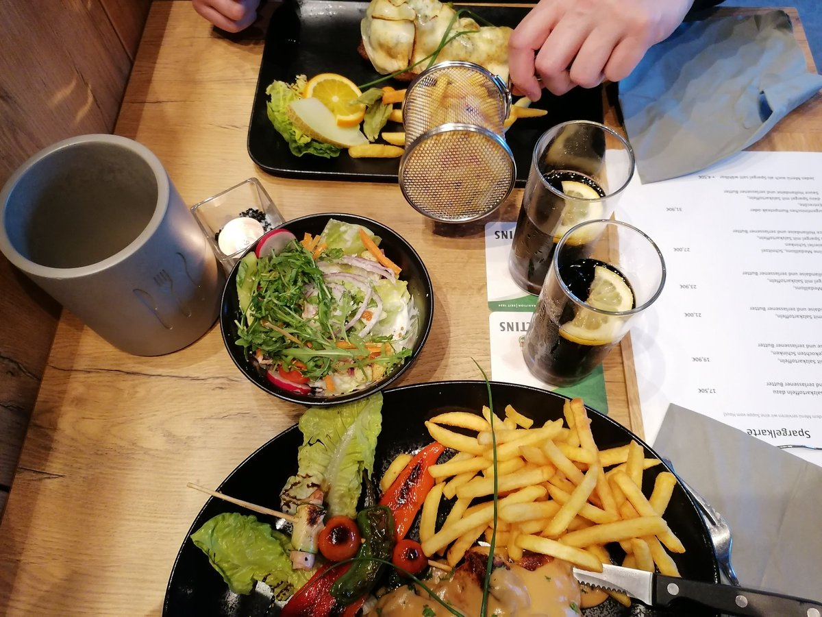 Michellesdirty's tweet image. Wir waren gestern essen und es war echt schön! Date night nur wir!!